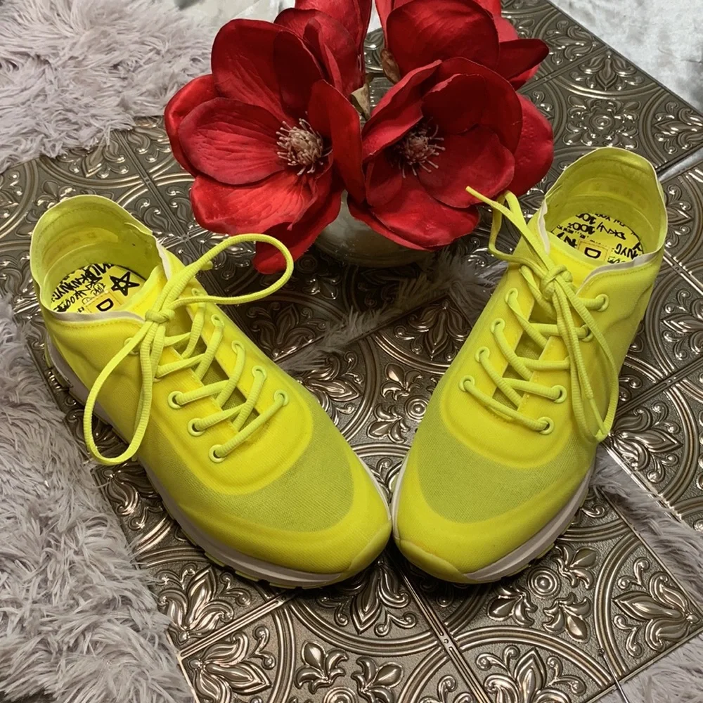 🌹DKNY • Fashion Sporty Mesh Vibrant Yellow Athletic Sneakers •